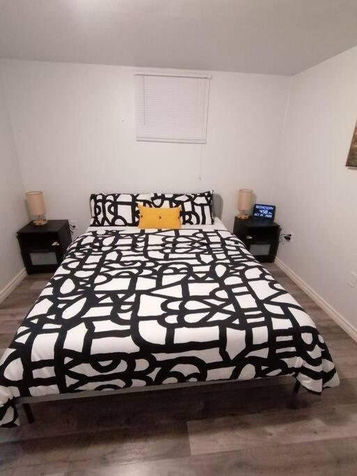 Cozy Nest Basement Unit Apartamento Hamilton Exterior foto